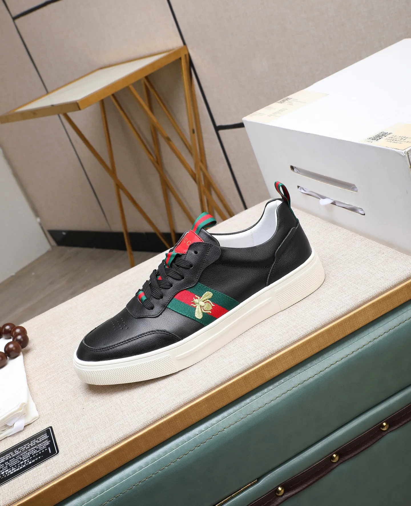 Men's shoes 💰460 GUCCI🔍🔍The latest models are on sale at the same time at the counter. Original calfskin imported from Italy, genuine leather lining, (high-end, extravagant, and classy) with exquisite workmanship. Soles: Original soles specially provided by the original factory. ⚠Exclusive double-layer movable molded soles are super comfortable⚠. Photos of the real thing🎬The real thing is even better🔍🔍"High quality·Follow the order" Code number 38-44